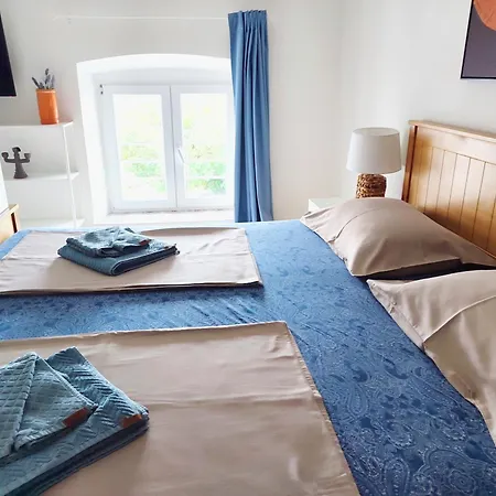 Heart Of With Free Private Parking Apartment *