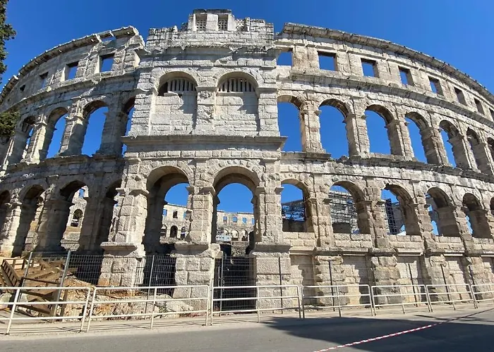 Apartman Heart Of With Free Private Parking Póla